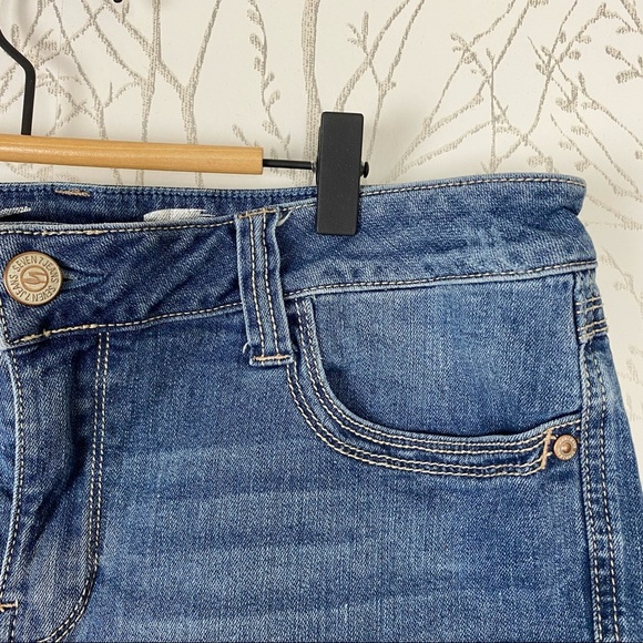 SEVEN7 Distressed High Rise Raw Hem Denim Shorts 16 - Picture 4 of 12